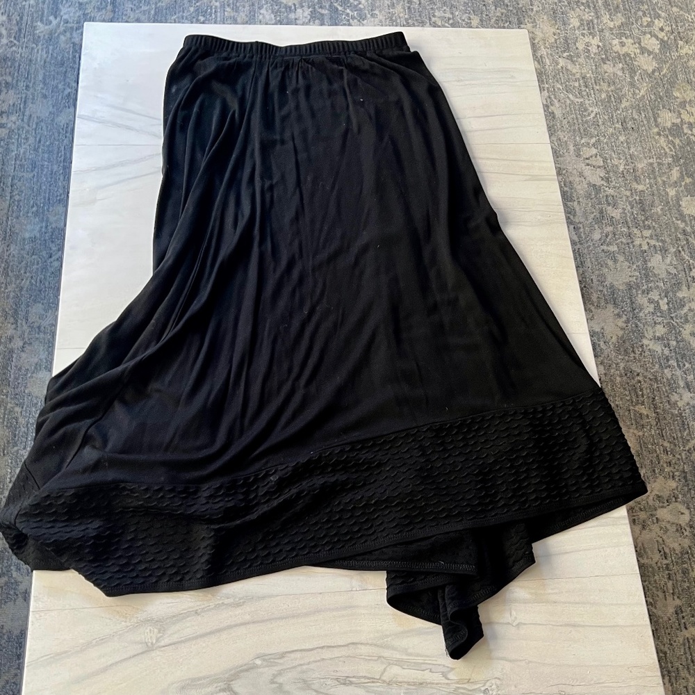 Haat long black skirt (by Issey Miyake)